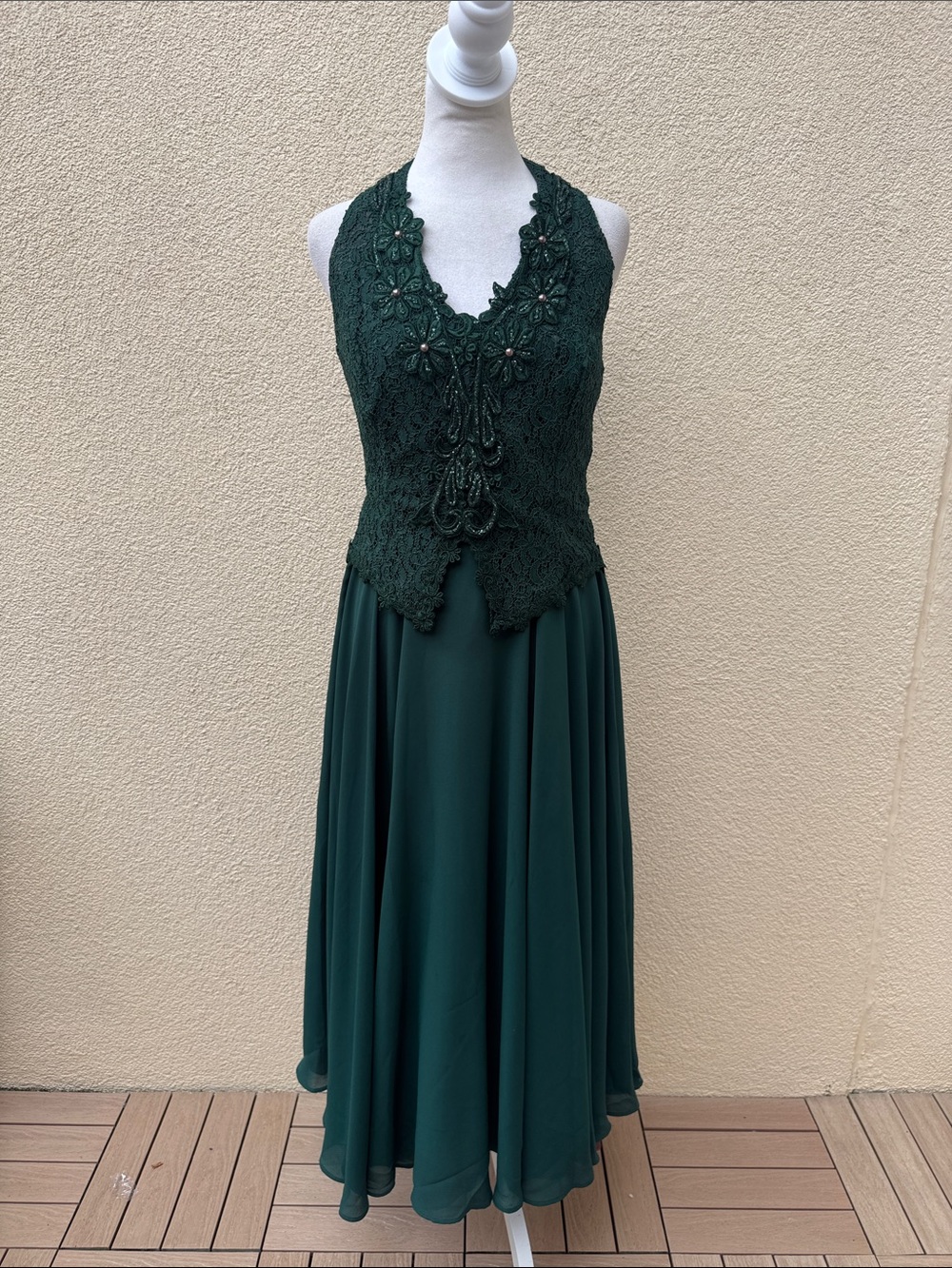 Dollar vintage emerald green sleeveless formal dress intricate beaded lace top